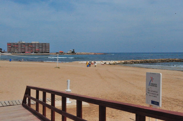 Playa de Los Locos, a long sandy beach in central Torrevieja