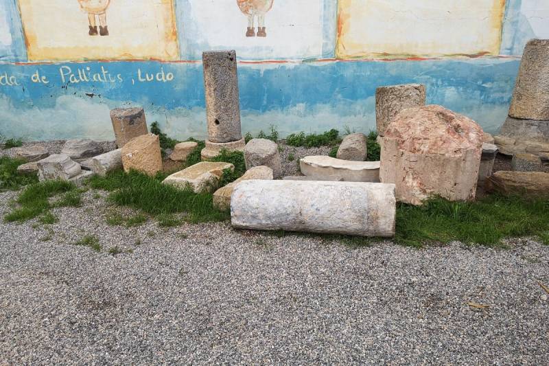 Cartagena demo workers make shock Roman discovery while knocking down a 19th century building