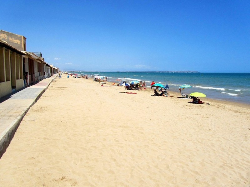 Playa Babilonia / Platja de la Babilònia in Guardamar del Segura