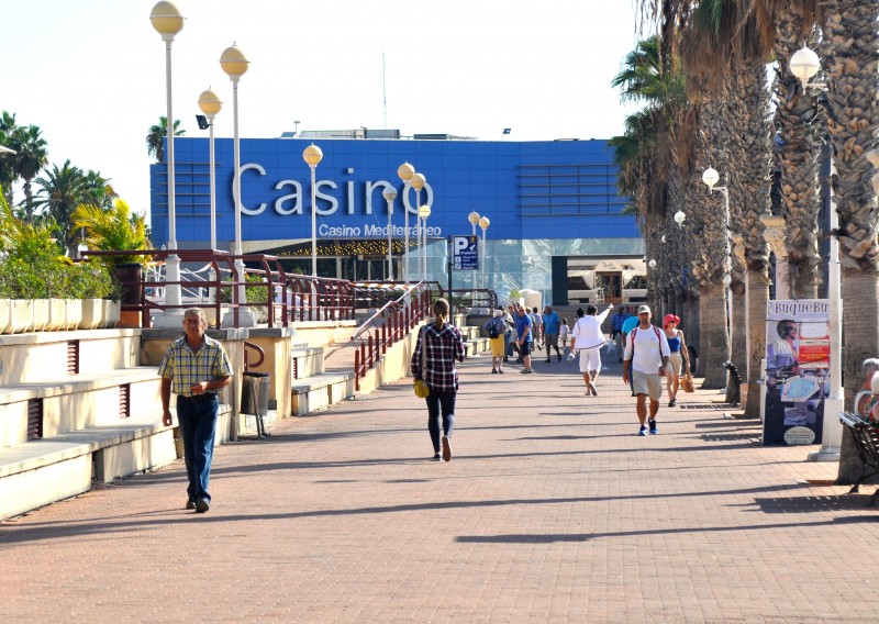 Parking Plaza del Puerto in Alicante City (2.0 metre height restriction)