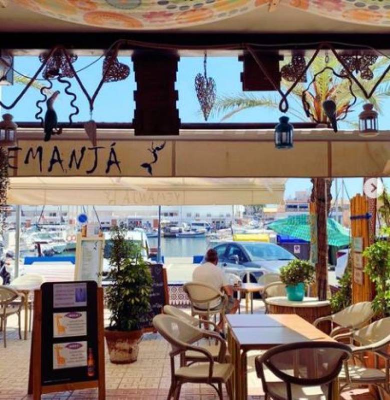 Café bar Yemanjá: A Bohemian hotspot for brunch, lunch and dinner in Cabo de Palos