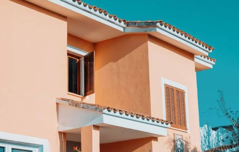 'Don't buy homes in Spain': British woman issues warning after squatters take over Malaga property