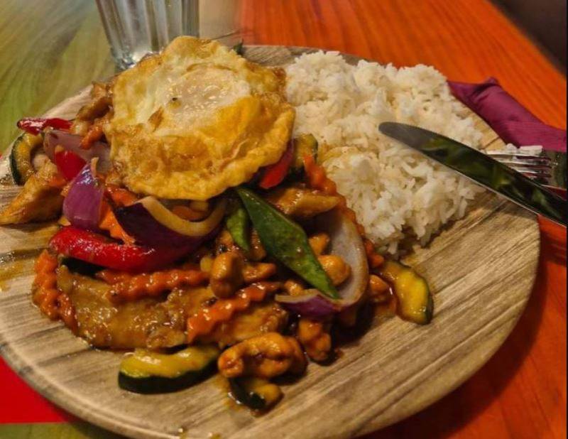 Thai Food Khon Kaen Alicante reopens with a fresh new look and the same incredible flavours