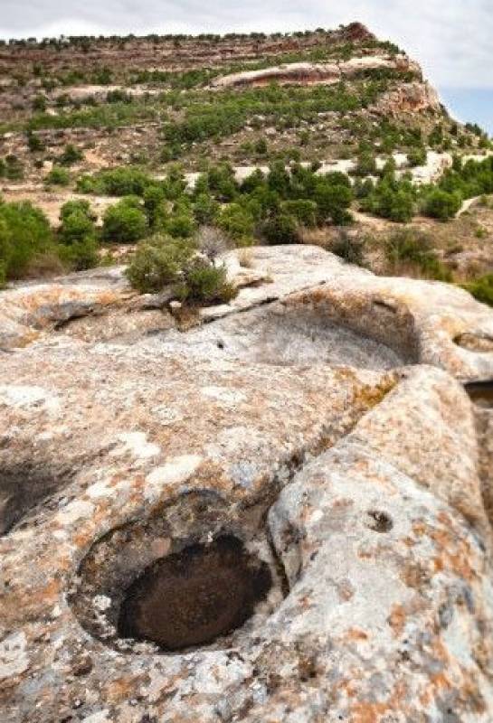 September 27 Free guided tour of the way history is recorded in rock at Monte Arabí in Yecla
