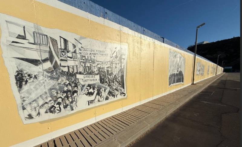 New statue and mural adorn the fishing jetty in Puerto de Mazarrón