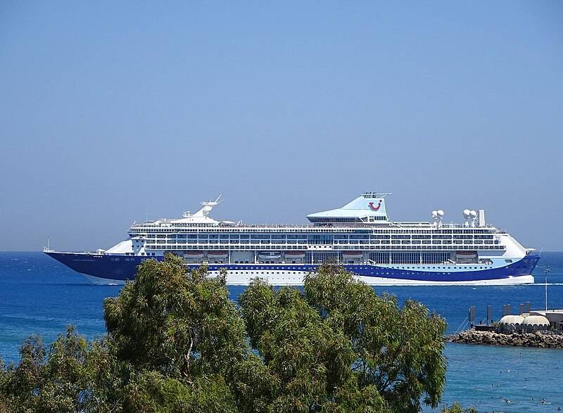 Cádiz welcomes almost 7,000 cruise passengers in a single day, mostly from the UK