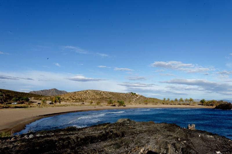 25-year-old swimmer dies after hitting rocks at a beach in Mazarrón
