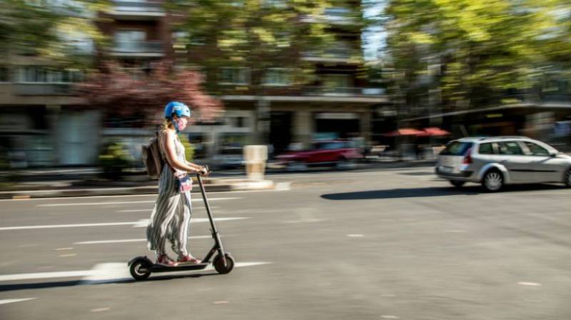Spain sets minimum scooter age at 15 and makes helmets compulsory nationwide