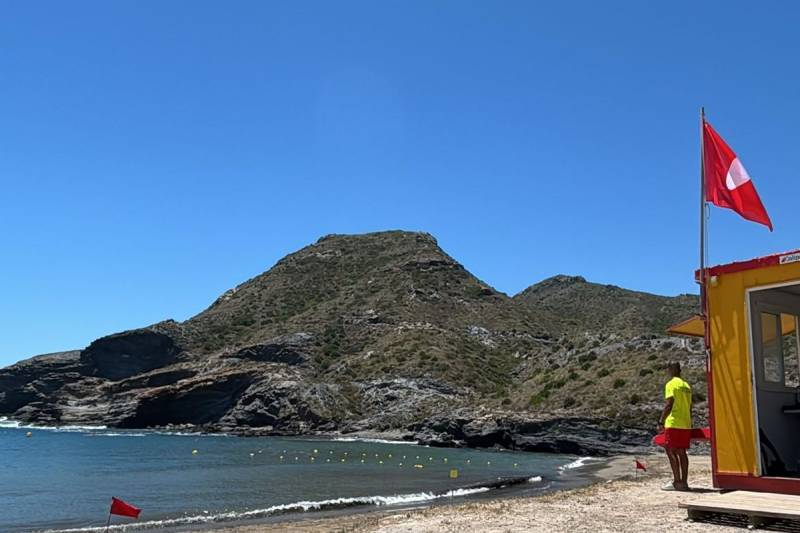 Cala Reona closed for second time in three days after problems at Mar Menor wastewater plant